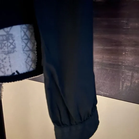 Sisley black blouse, size M, fits like a small ( see measurements ) - Picture 7 of 15